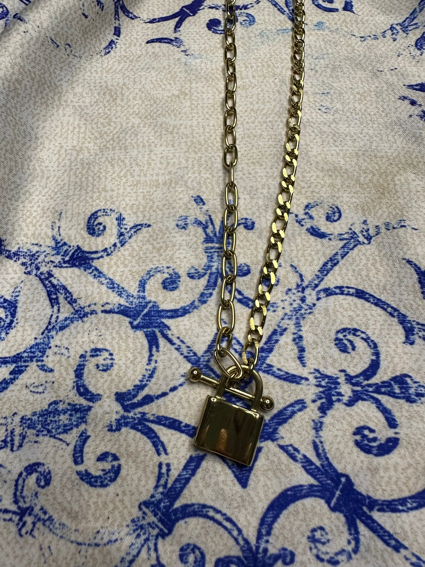 Collier cadenas dorée acier inoxydable